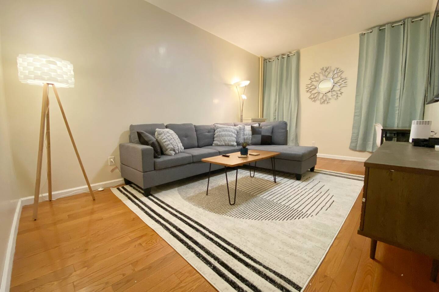 Cozy 2BR Unit | Near Maimonides & Sunset Park