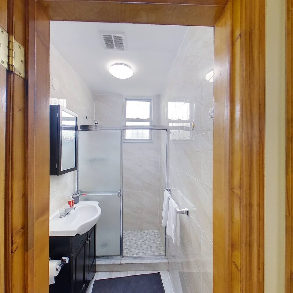 Cozy 2BR Unit | Near Maimonides & Sunset Park