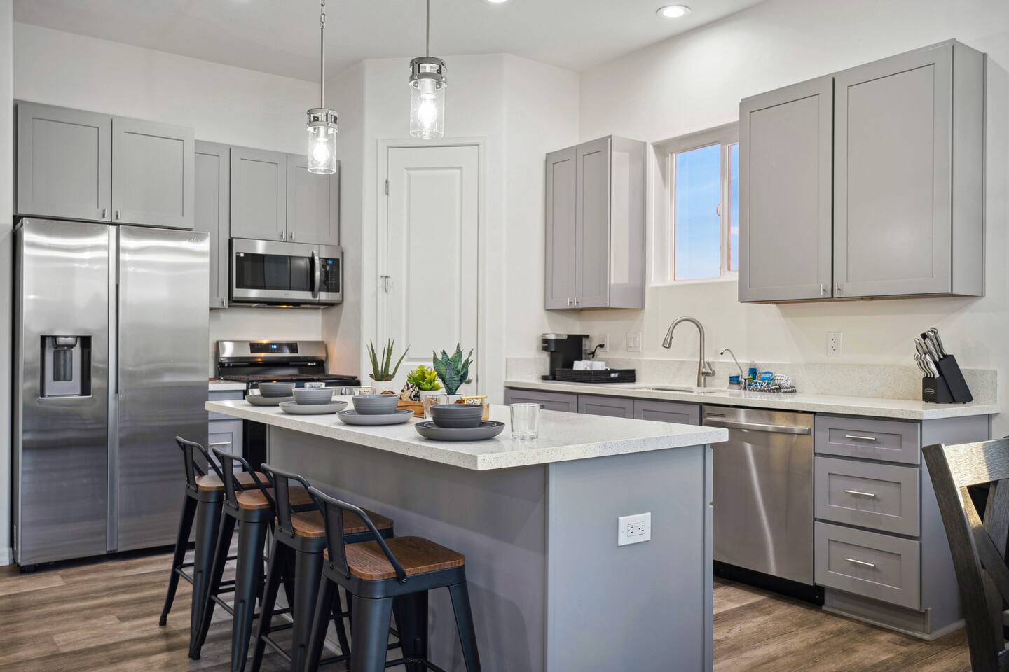 New-build | 2bd | 2ba | Sleeps 10 | Water Views