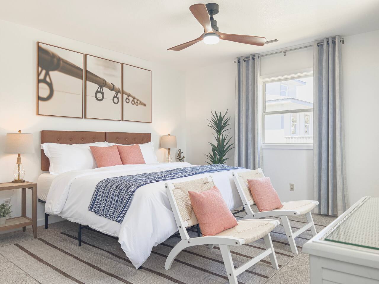 2 Mi to Beach | Light & Bright King Bed | Pets OK