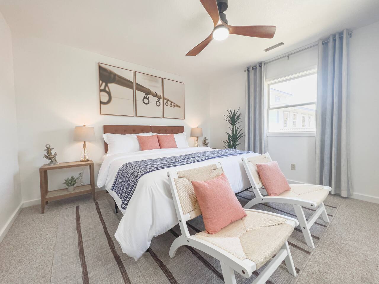 2 Mi to Beach | Light & Bright King Bed | Pets OK
