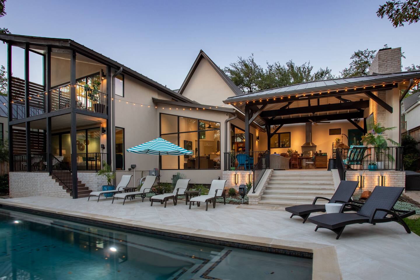 Luxury Home, Pool & Outdoor Living, 8 Min to DT