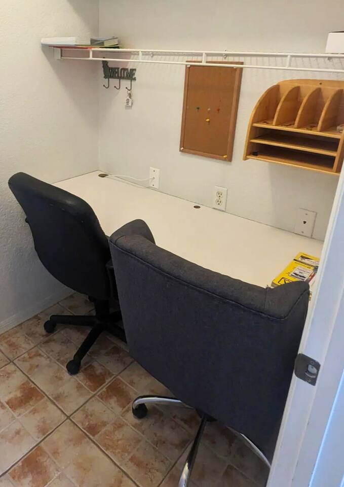 !HUGE POOL/LANAI-BBQ-WASHER/DRYER-NEAR RIVER/BEACH/GOLF/PARKS/SHOPS/RESTAURANTS!