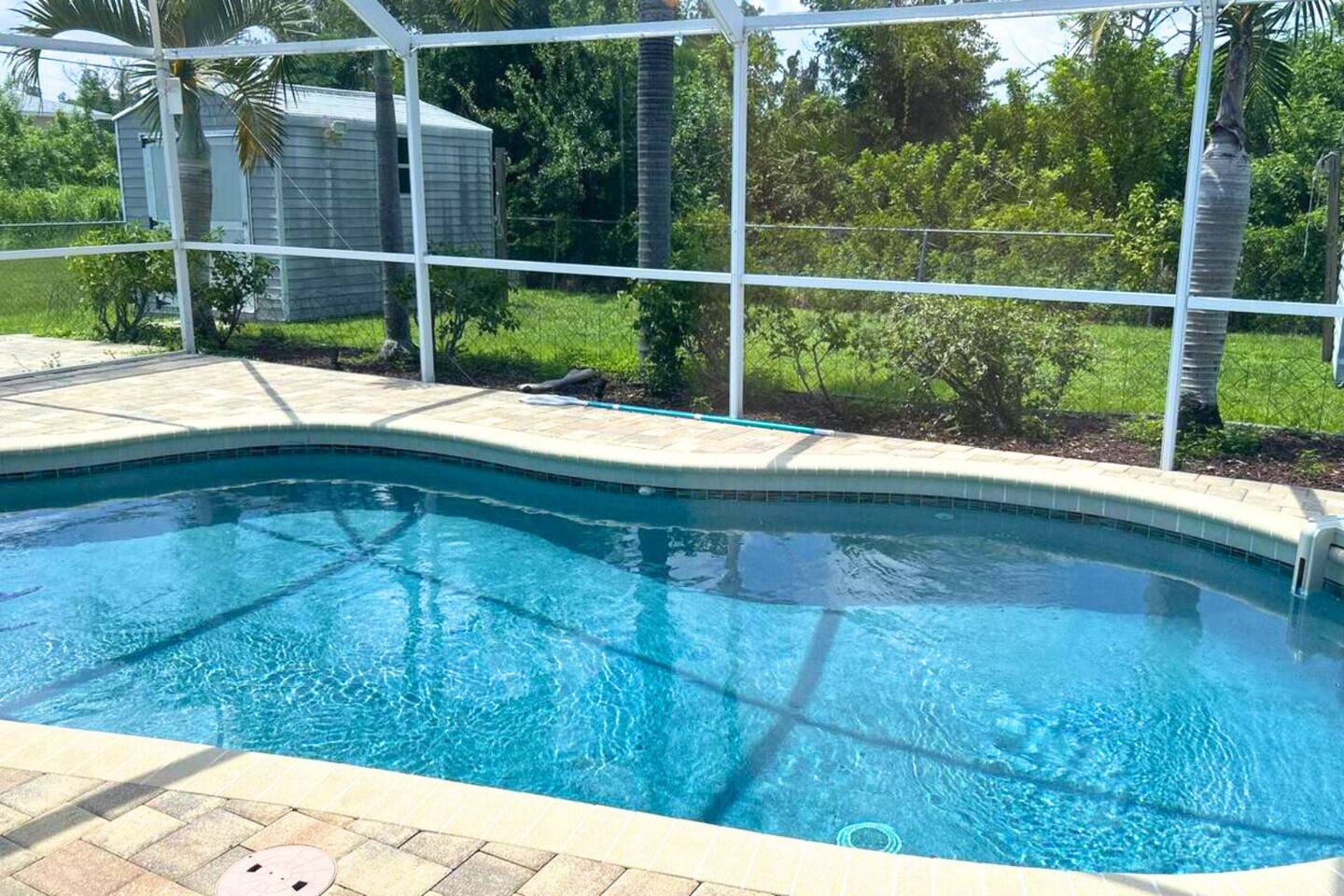 !HUGE POOL/LANAI-BBQ-WASHER/DRYER-NEAR RIVER/BEACH/GOLF/PARKS/SHOPS/RESTAURANTS!