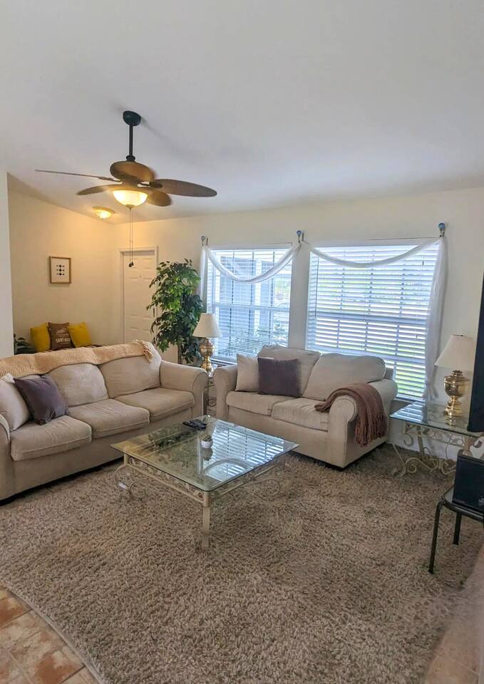 !HUGE POOL/LANAI-BBQ-WASHER/DRYER-NEAR RIVER/BEACH/GOLF/PARKS/SHOPS/RESTAURANTS!