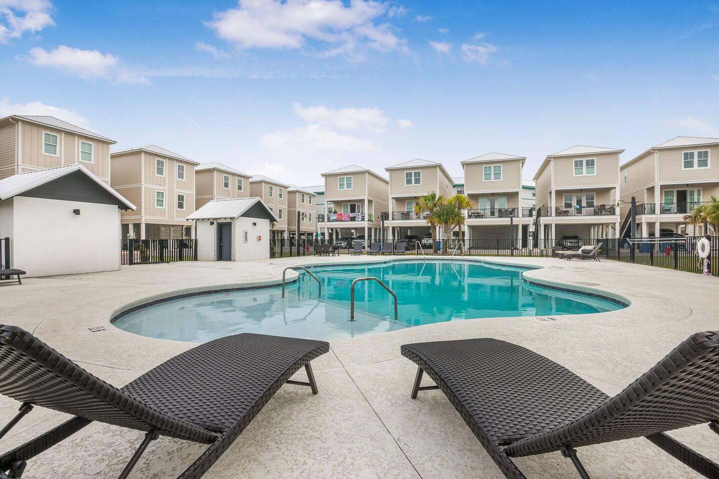 Luxury Home, Deeded Beach Access & Pool