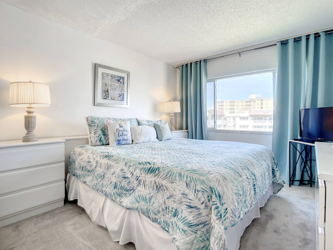 New Smyrna Chateau By The Sea 1 bedroom oceanfront — New Smyrna Beach — vacation rental