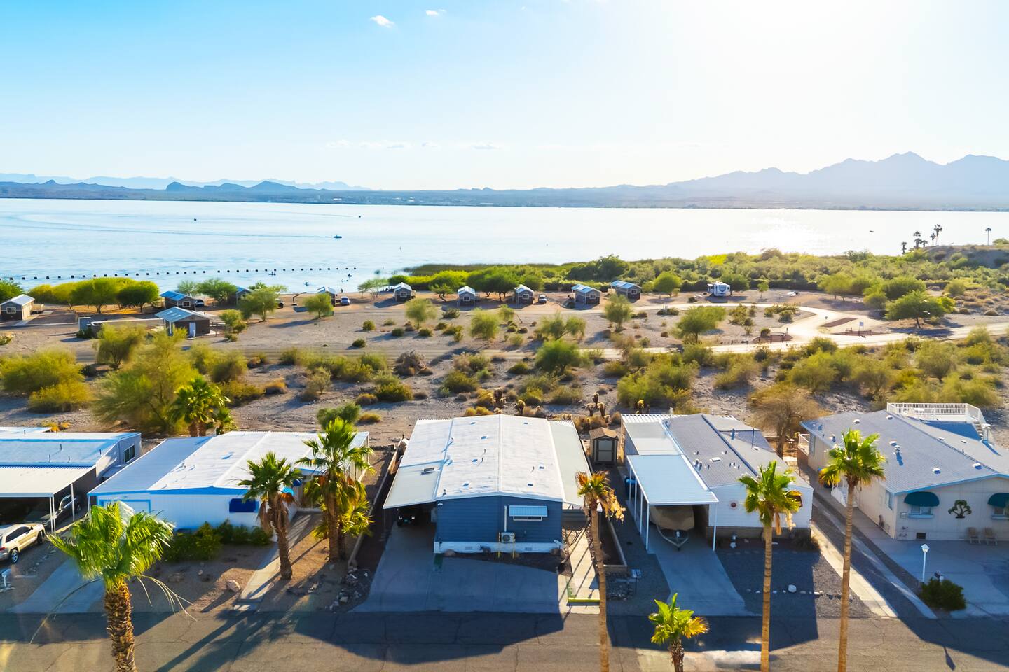 Waterfront Views | Close to Windsor | Sleeps 12