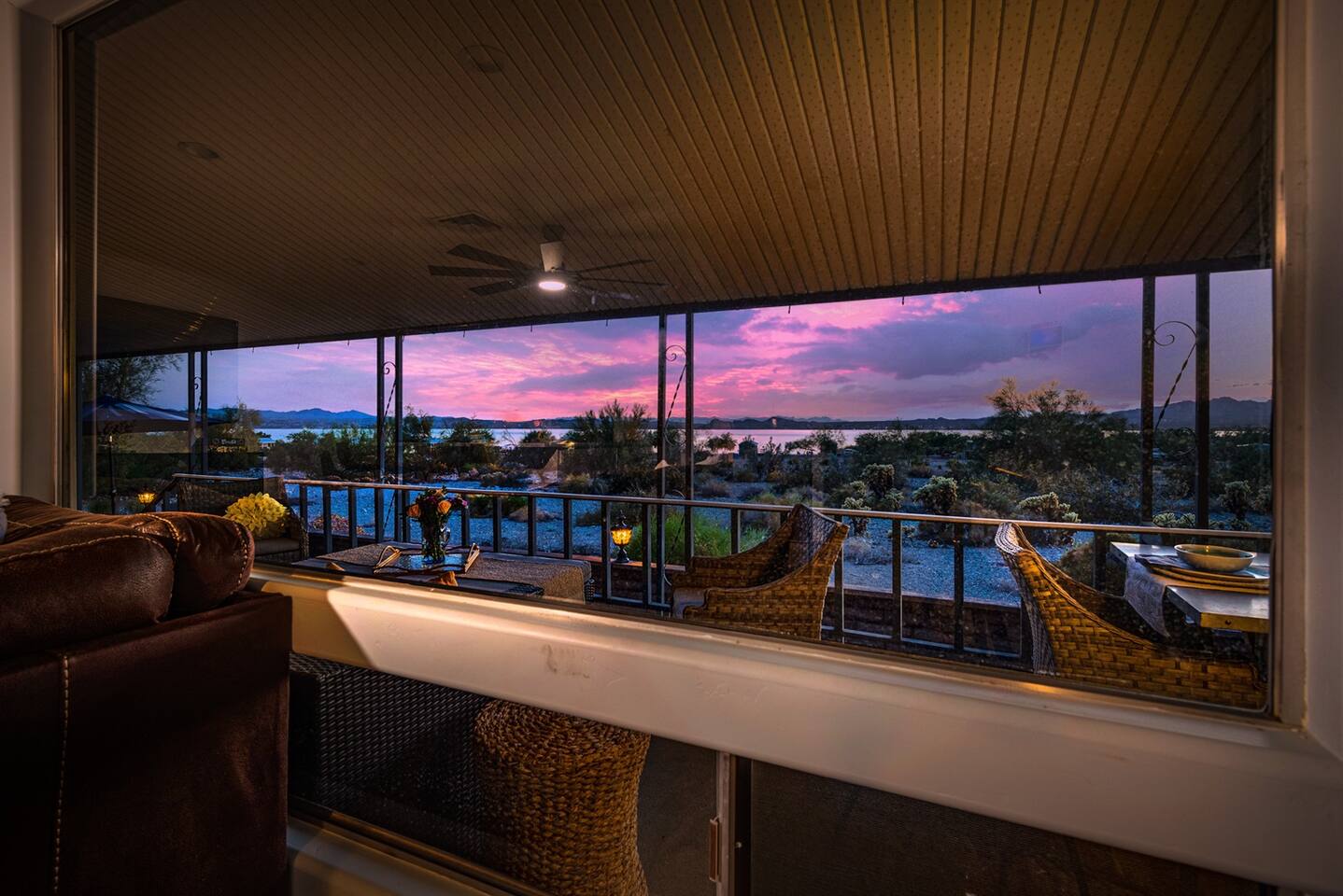Waterfront Views | Close to Windsor | Sleeps 12