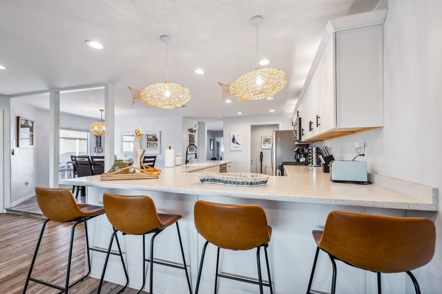 Waterfront Views | Close to Windsor | Sleeps 12