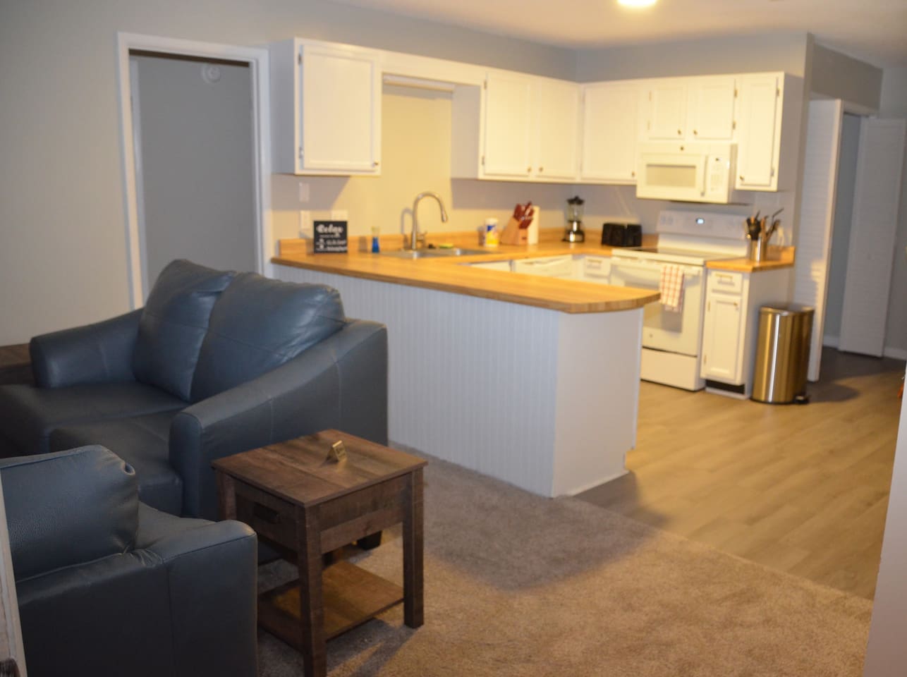 Fort Novosel Suite - Less than one minute to front gate! — Daleville — vacation rental