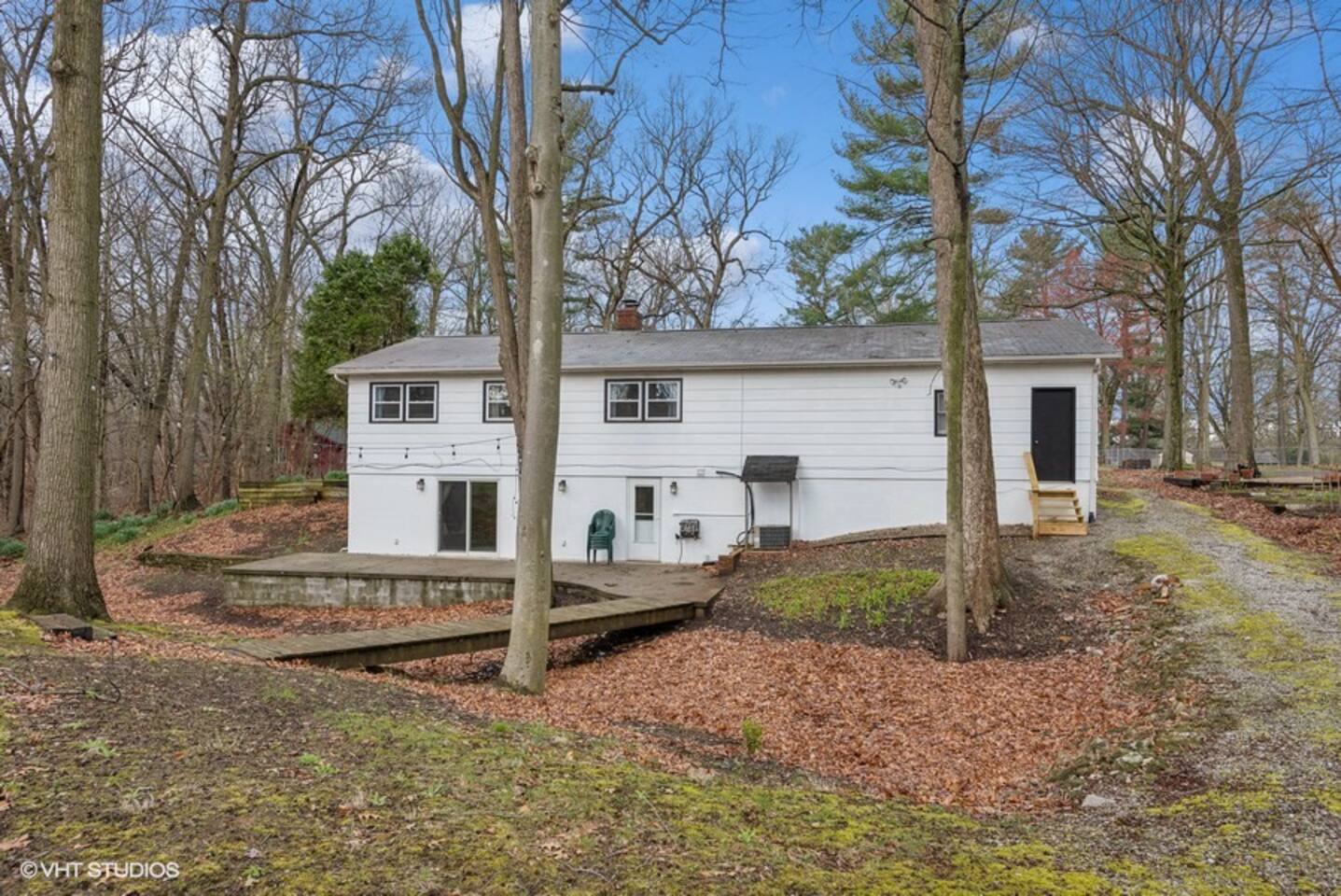 Blocks to Town, Game Room, Firepit, Huge Backyard