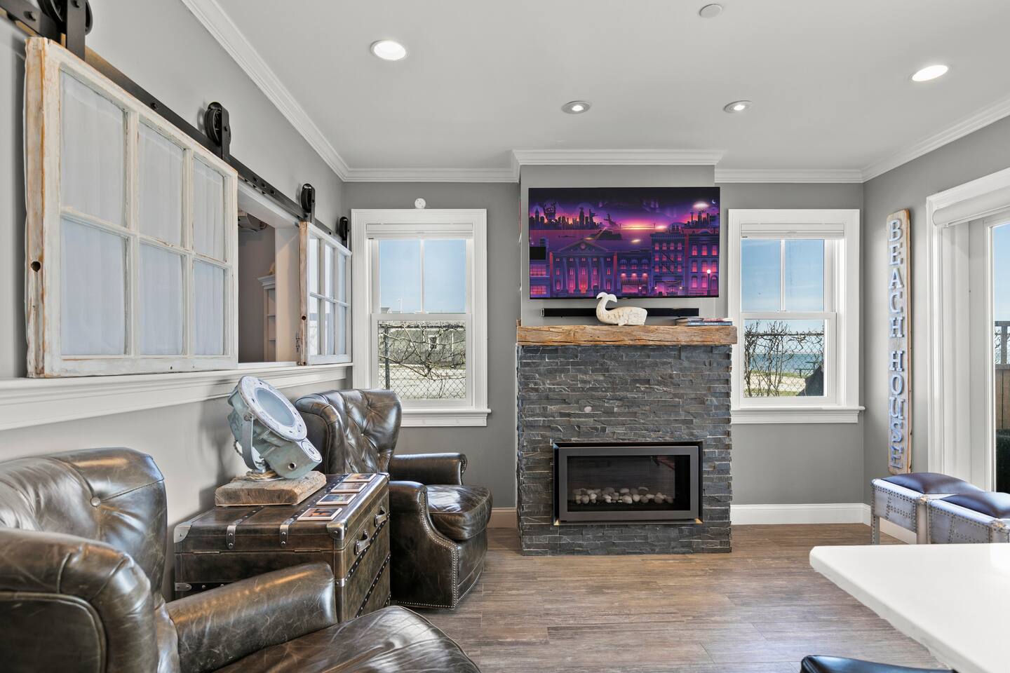 Modern Beachfront Escape - Steps from Ferry - Deck