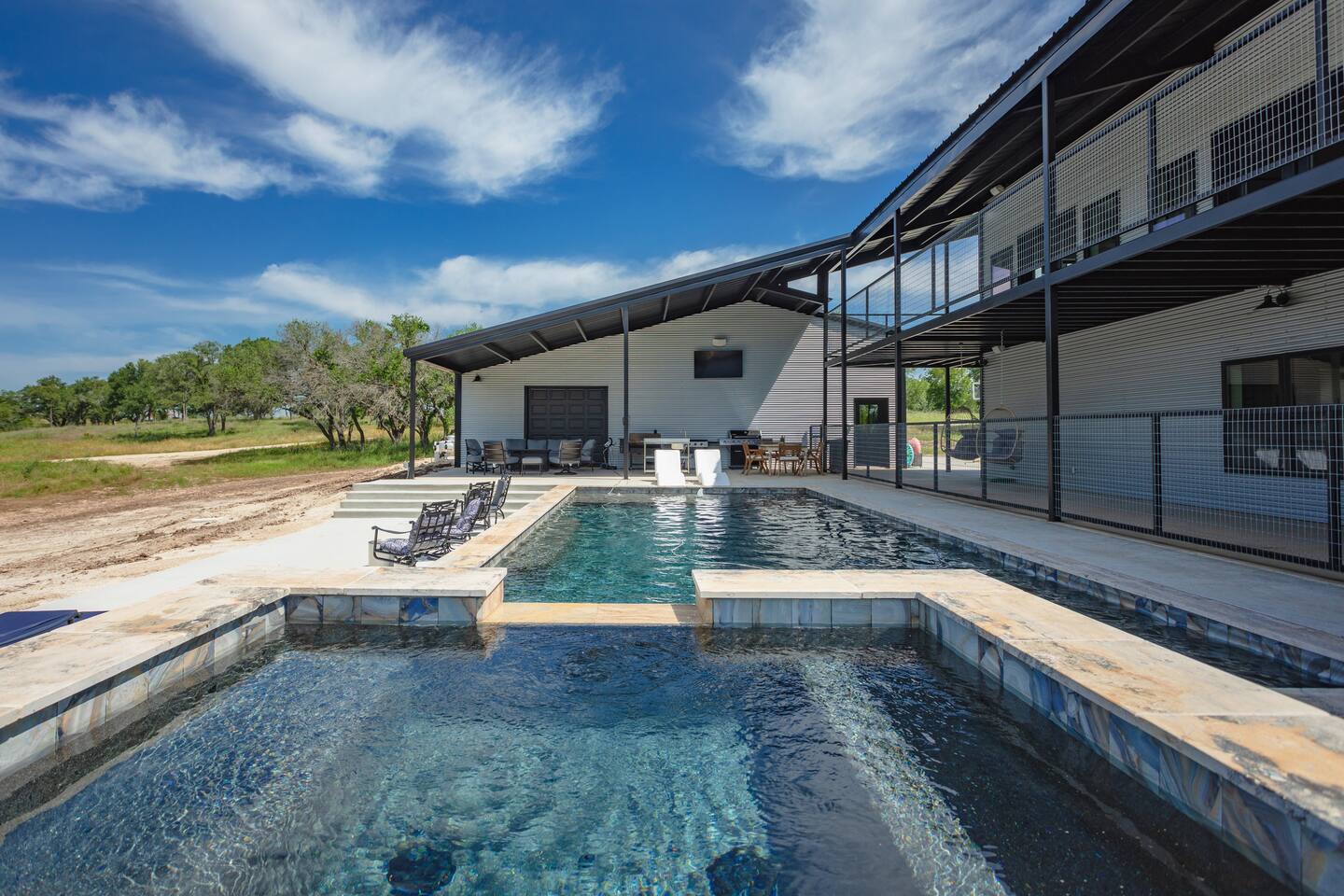 Xenia Ranch Barndo l Pool HotTub — Valley Mills — vacation rental