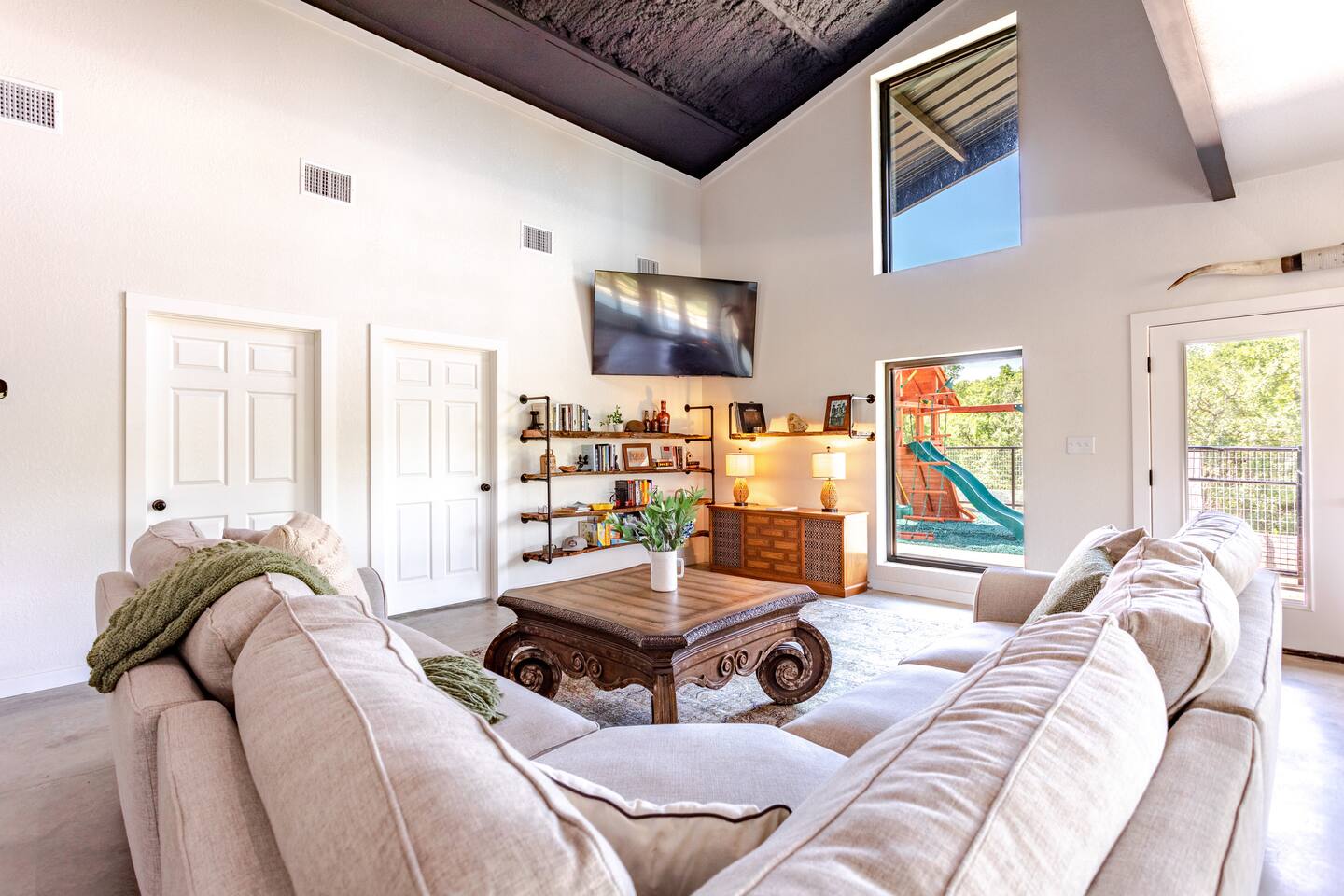 Xenia Ranch Barndo l Pool HotTub