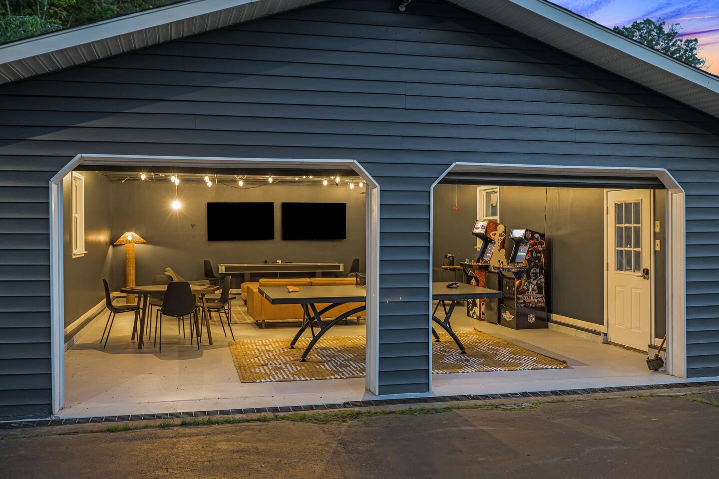 Sauna & Hot Tub Chalet with Game Room, 6BR