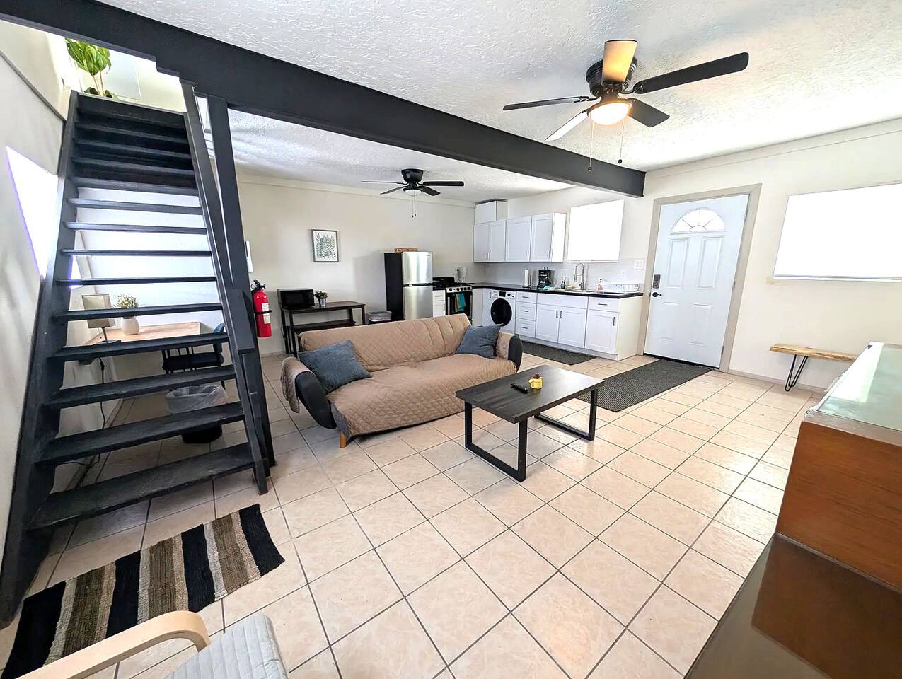 Chic Downtown Apart w/King Bed & In-Unit Laundry — Albuquerque — vacation rental