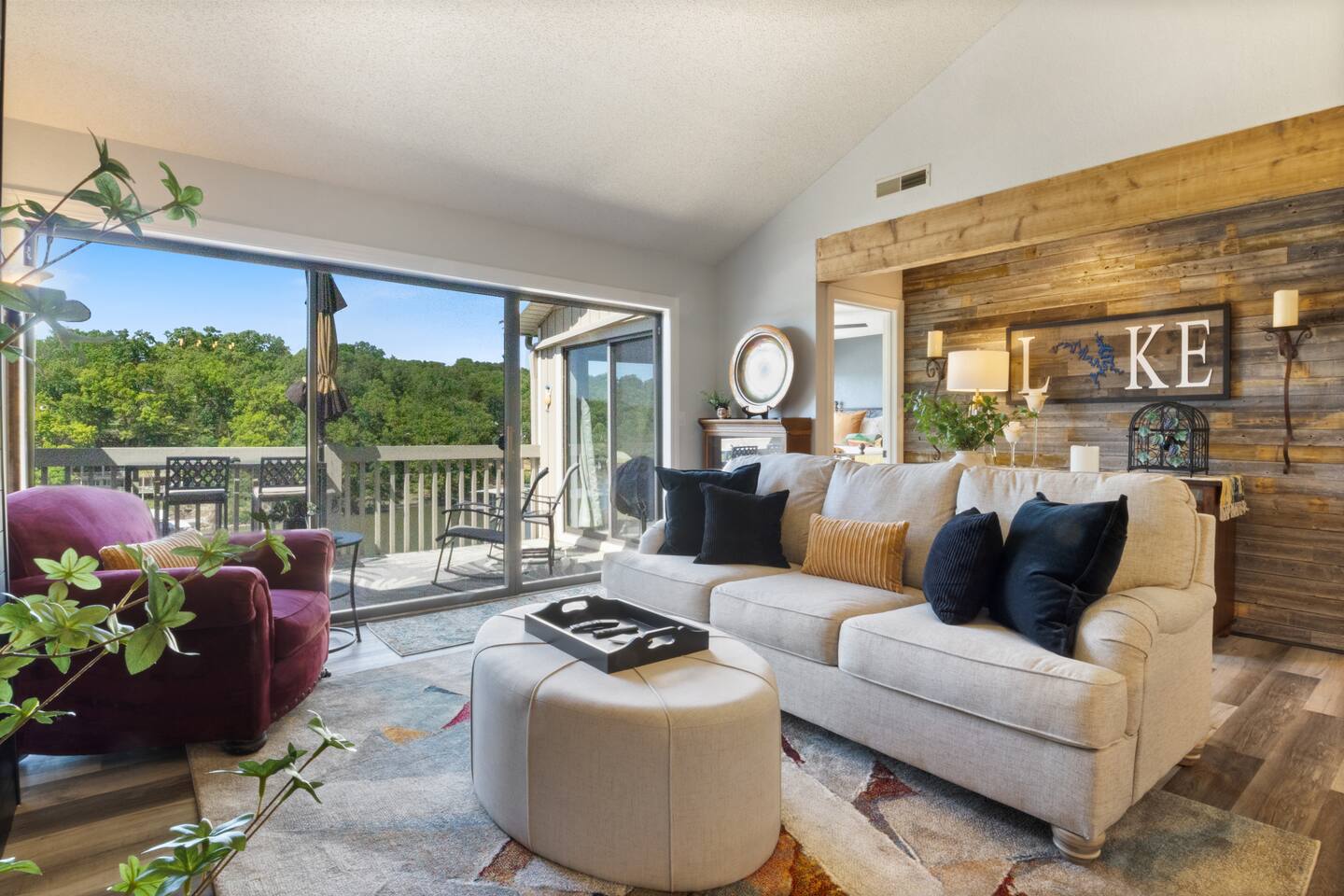 Top 5%*Fireplace*Desk*King & Queen Beds*Pickleball — Osage Beach — vacation rental