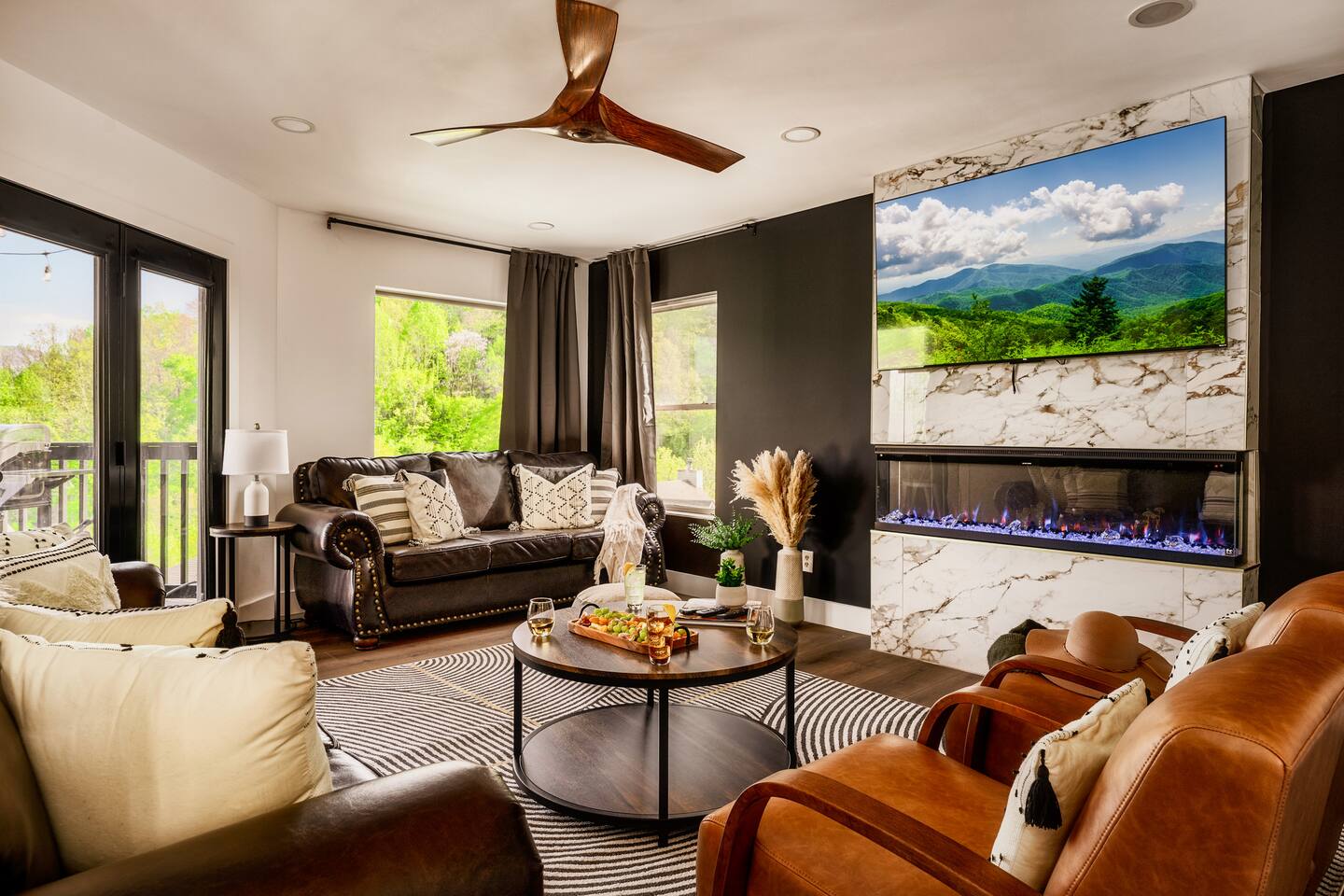 Unbeatable Views| Jacuzzi| Gameroom| Firepits