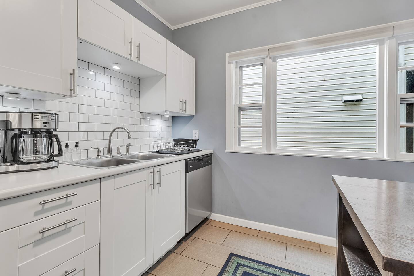 Deep Clean Stay | King Bed | Free Parking | TV