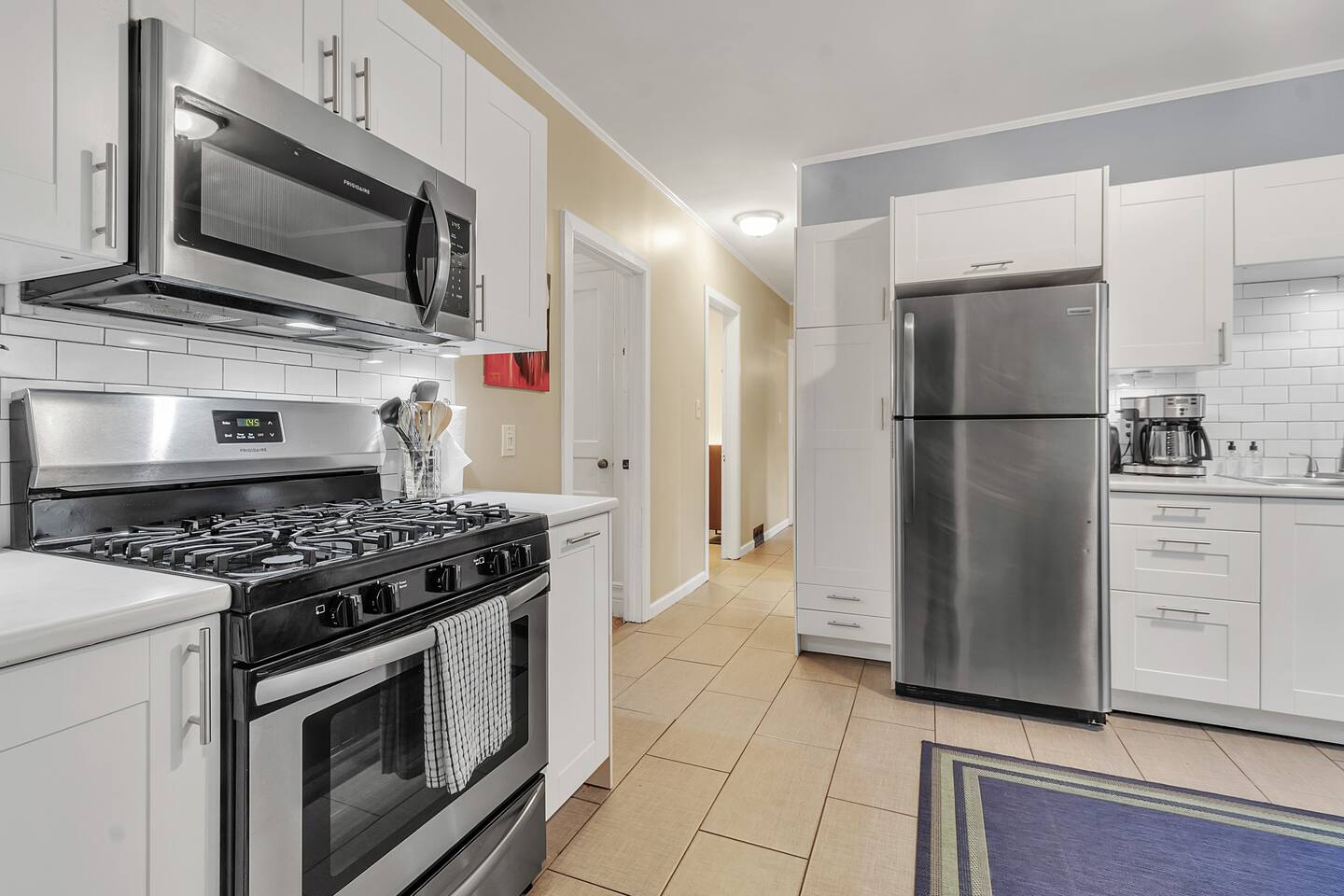 Deep Clean Stay | King Bed | Free Parking | TV