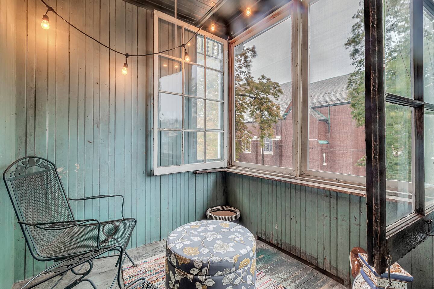 Best Location! Walk Score 90 | Comfy Beds | TV