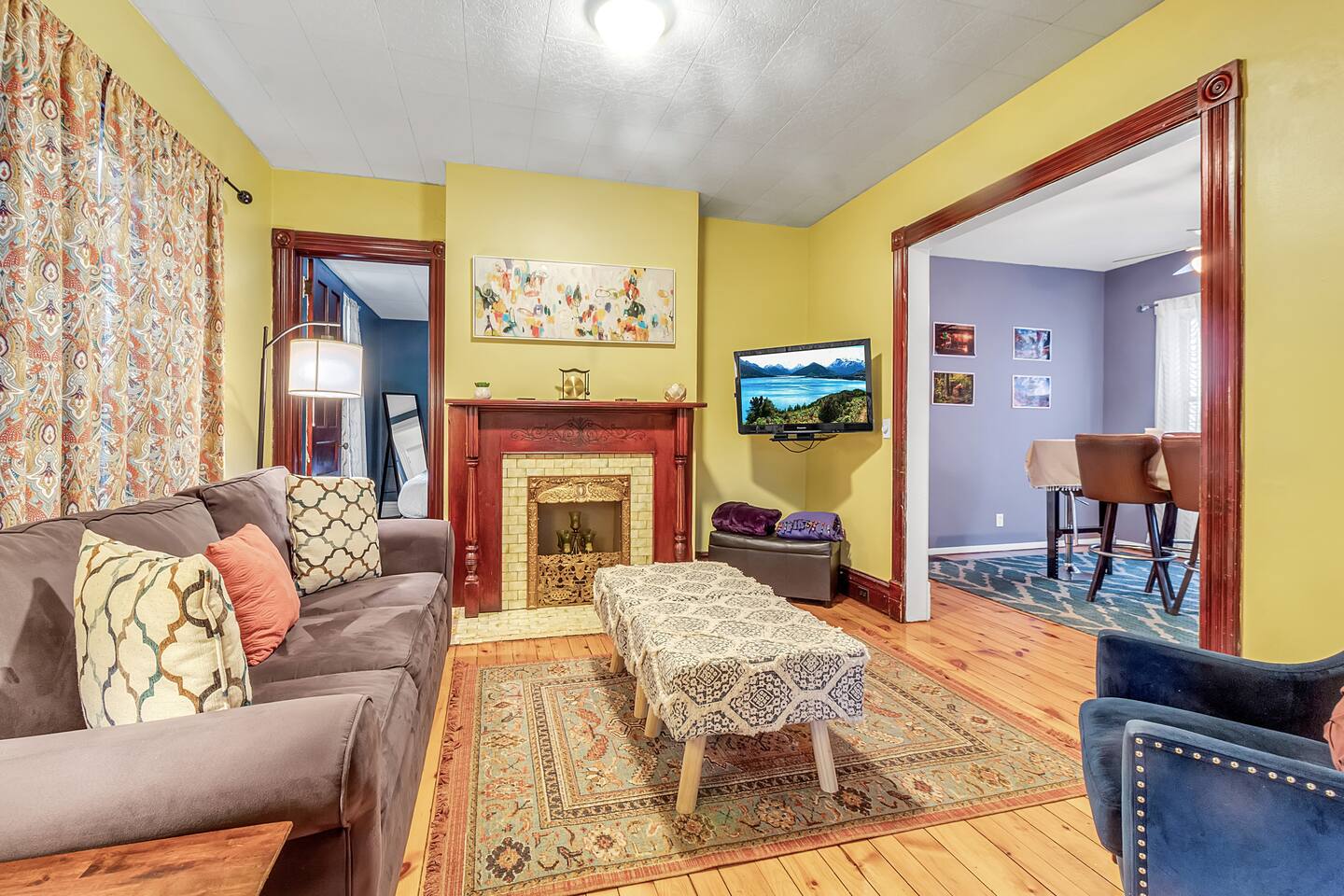 Best Location! Walk Score 90 | Comfy Beds | TV