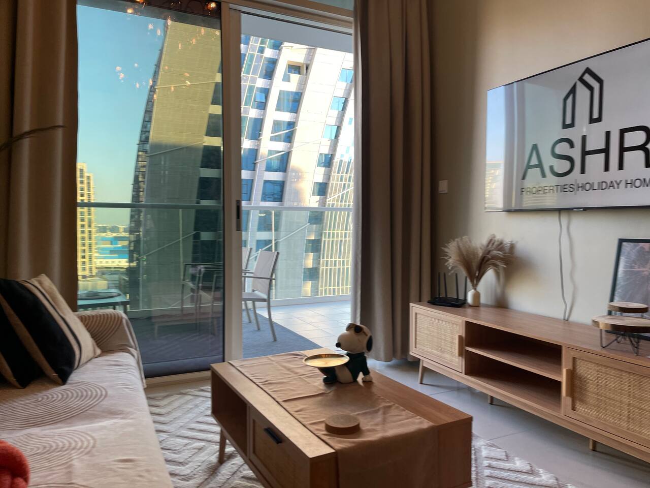 ASHRI HH, Apt in Downtown Dubai, Canal View