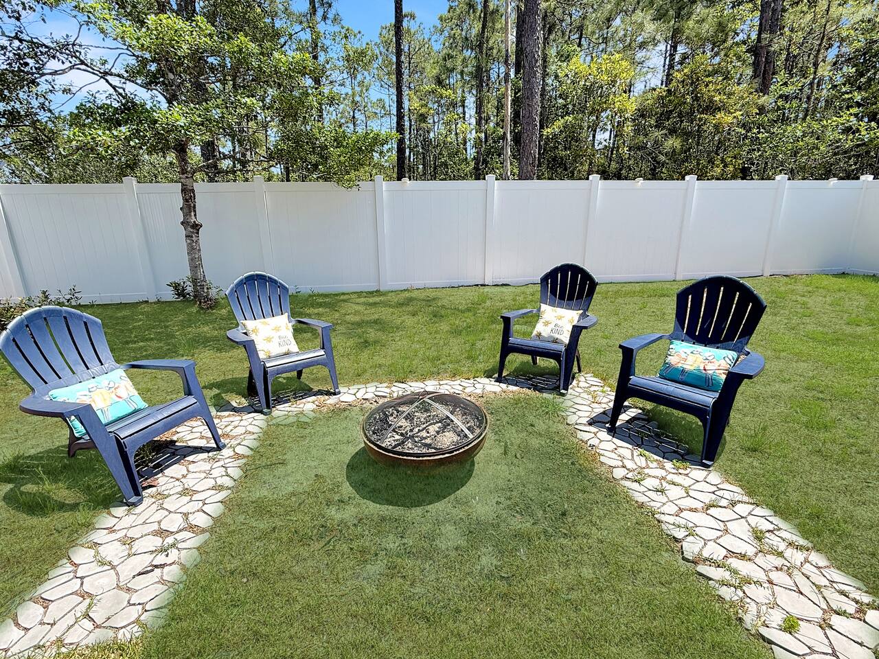 Shadow Lakes Retreat~Central location to Beaches, Golfing, Southport Ferry — Southport — vacation rental