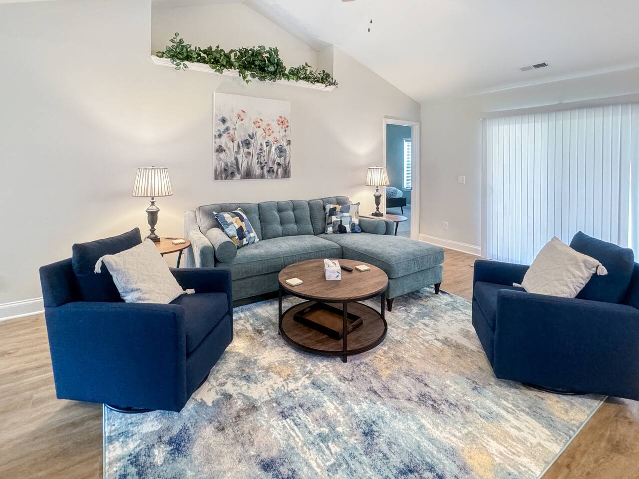 Shadow Lakes Retreat~Central location to Beaches, Golfing, Southport Ferry