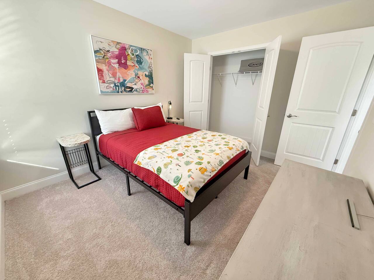 Shadow Lakes Retreat~Central location to Beaches, Golfing, Southport Ferry