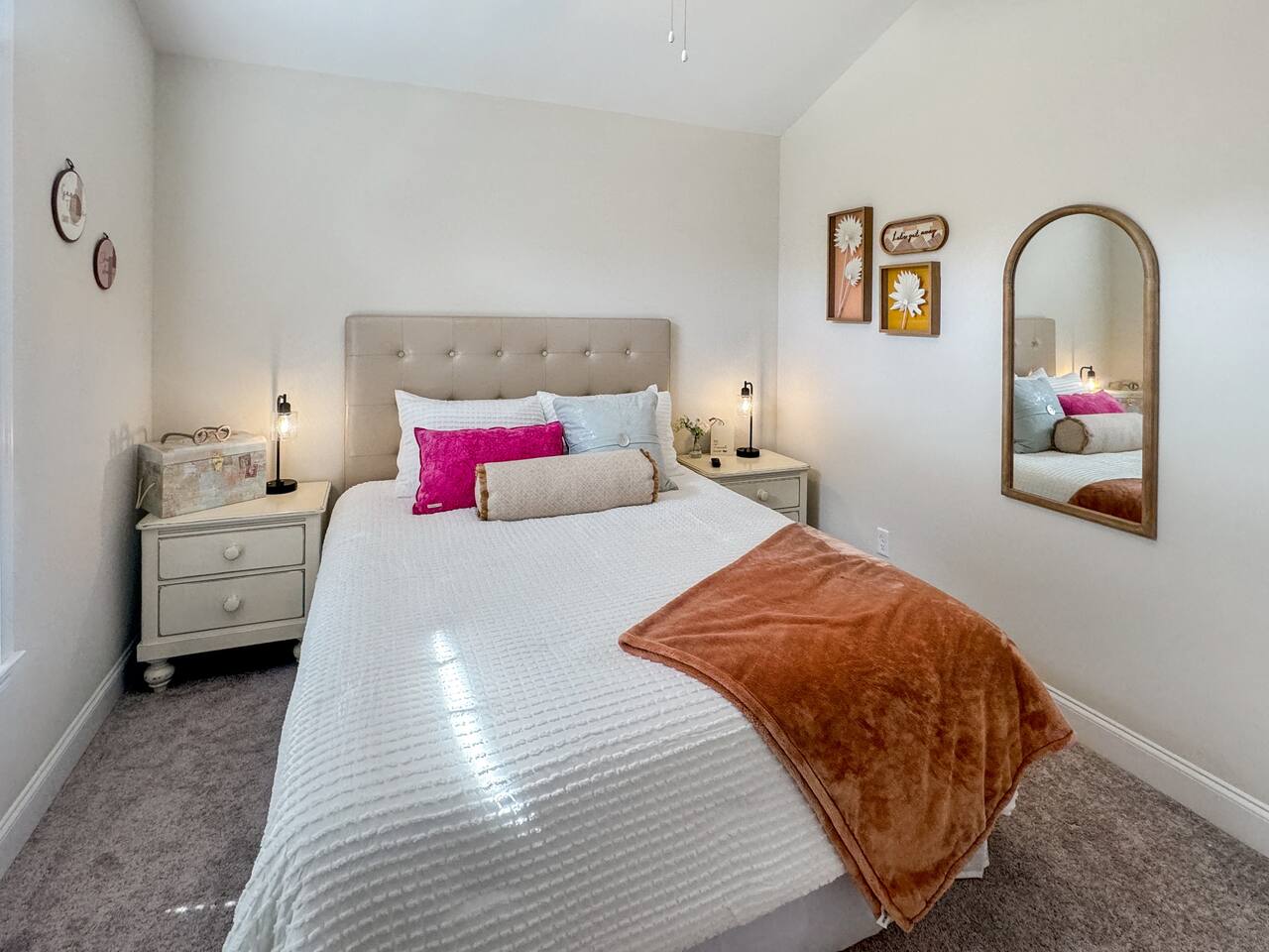 Shadow Lakes Retreat~Central location to Beaches, Golfing, Southport Ferry