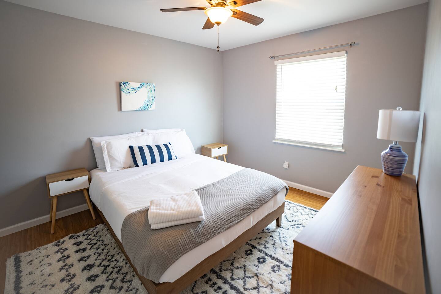 Family Retreat Crib Minutes to Beach & Town