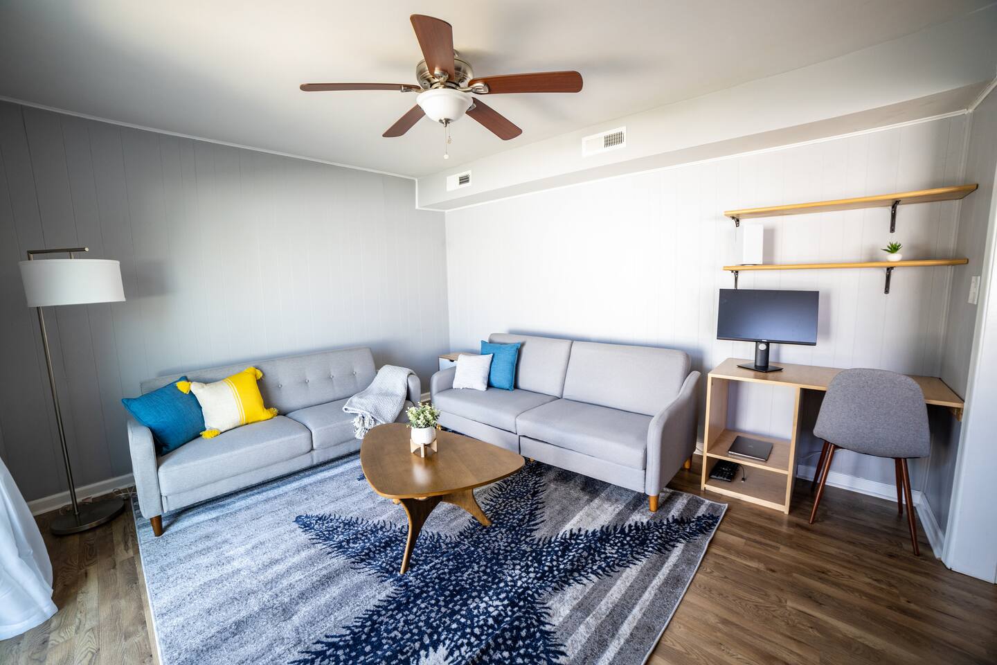 Family Retreat Crib Minutes to Beach & Town