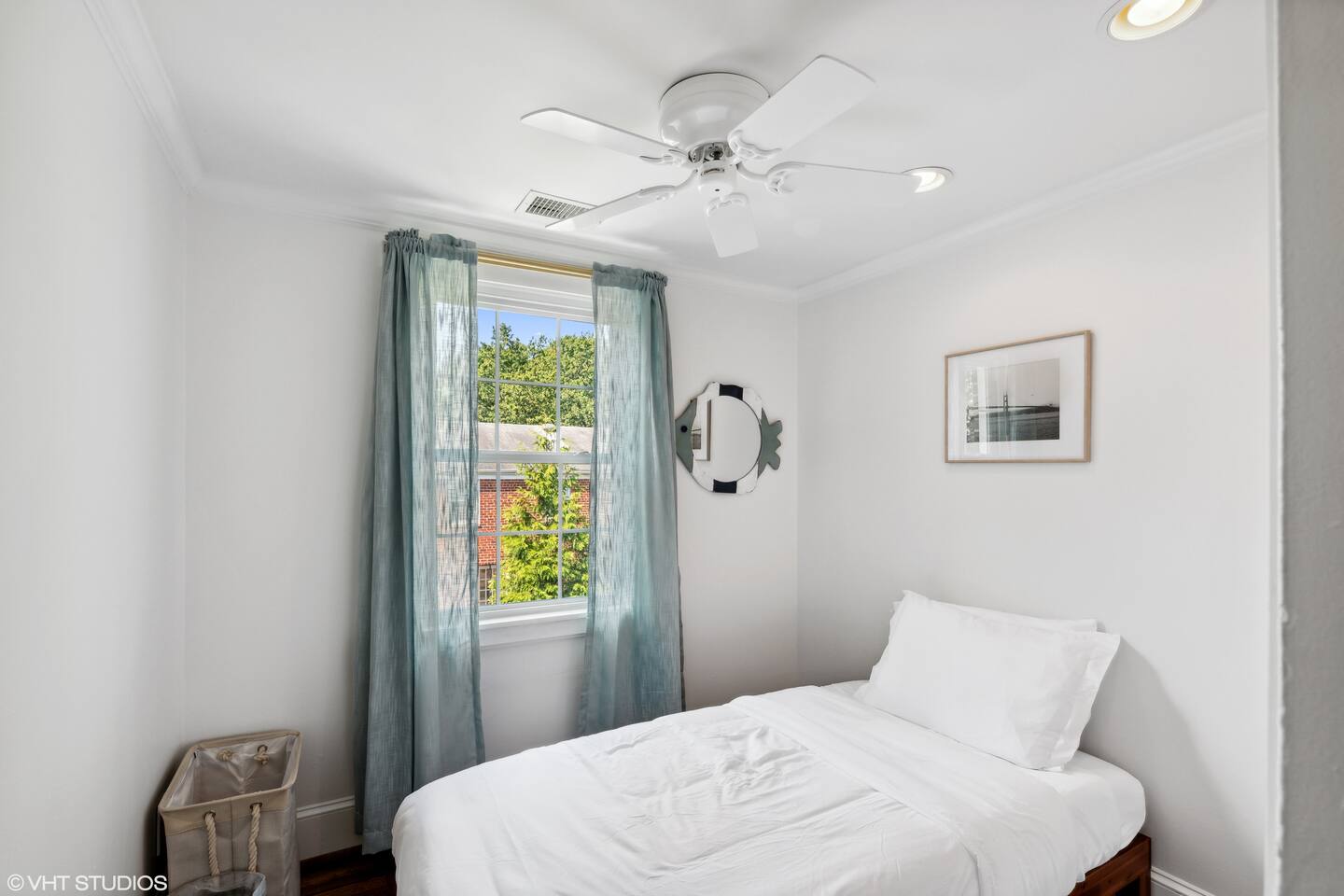 Del Rey 4BR home | King bed, Firepit - 10 min/DC