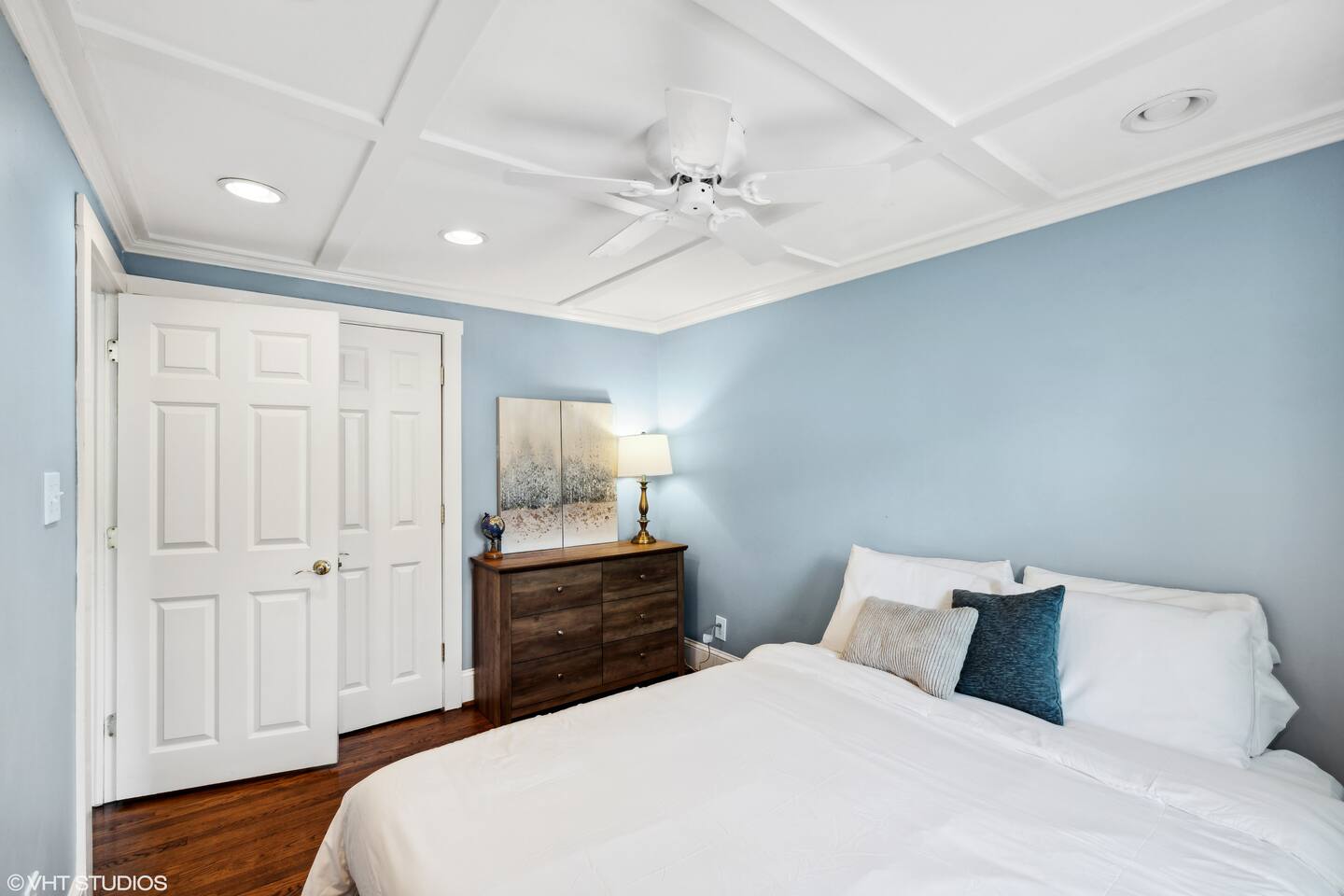 Del Rey 4BR home | King bed, Firepit - 10 min/DC