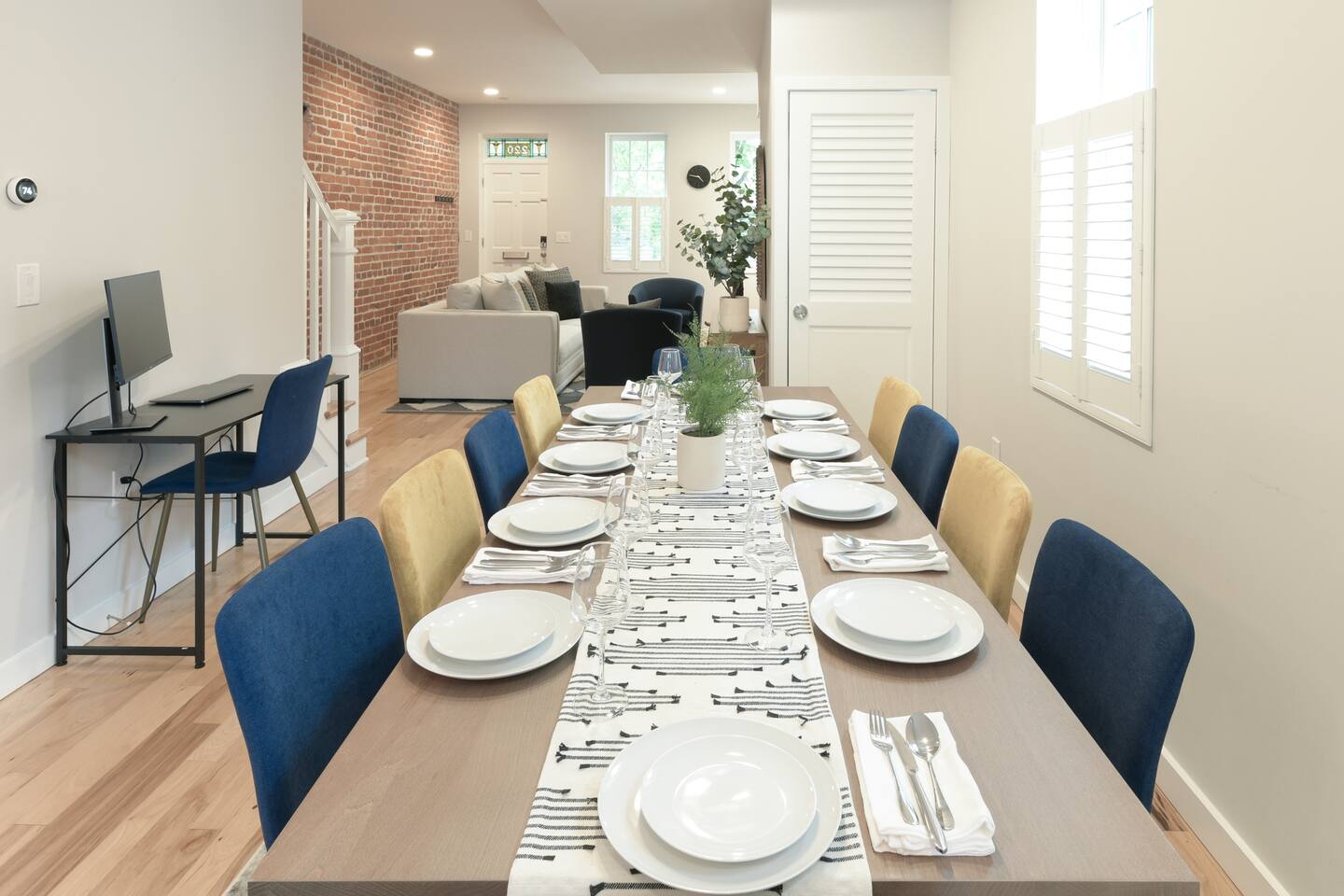 Upscale Old Town Retreat | Walk to King St Metro