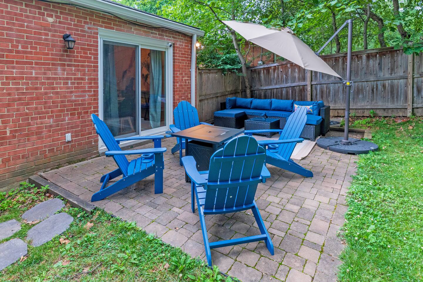 Arlington Beautiful Home | Sleeps 10 with Firepit