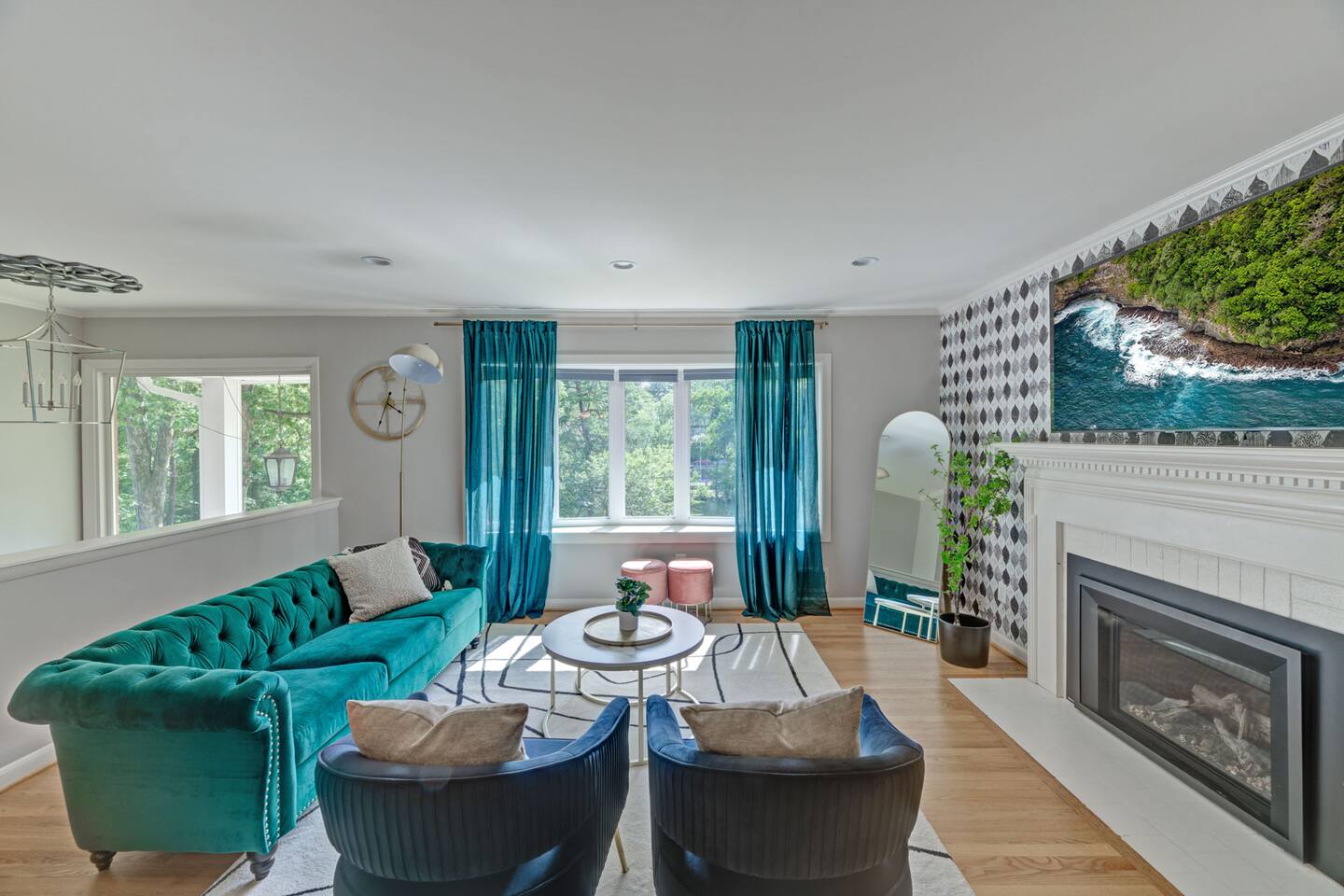 Arlington Beautiful Home | Sleeps 10 with Firepit — Arlington — vacation rental