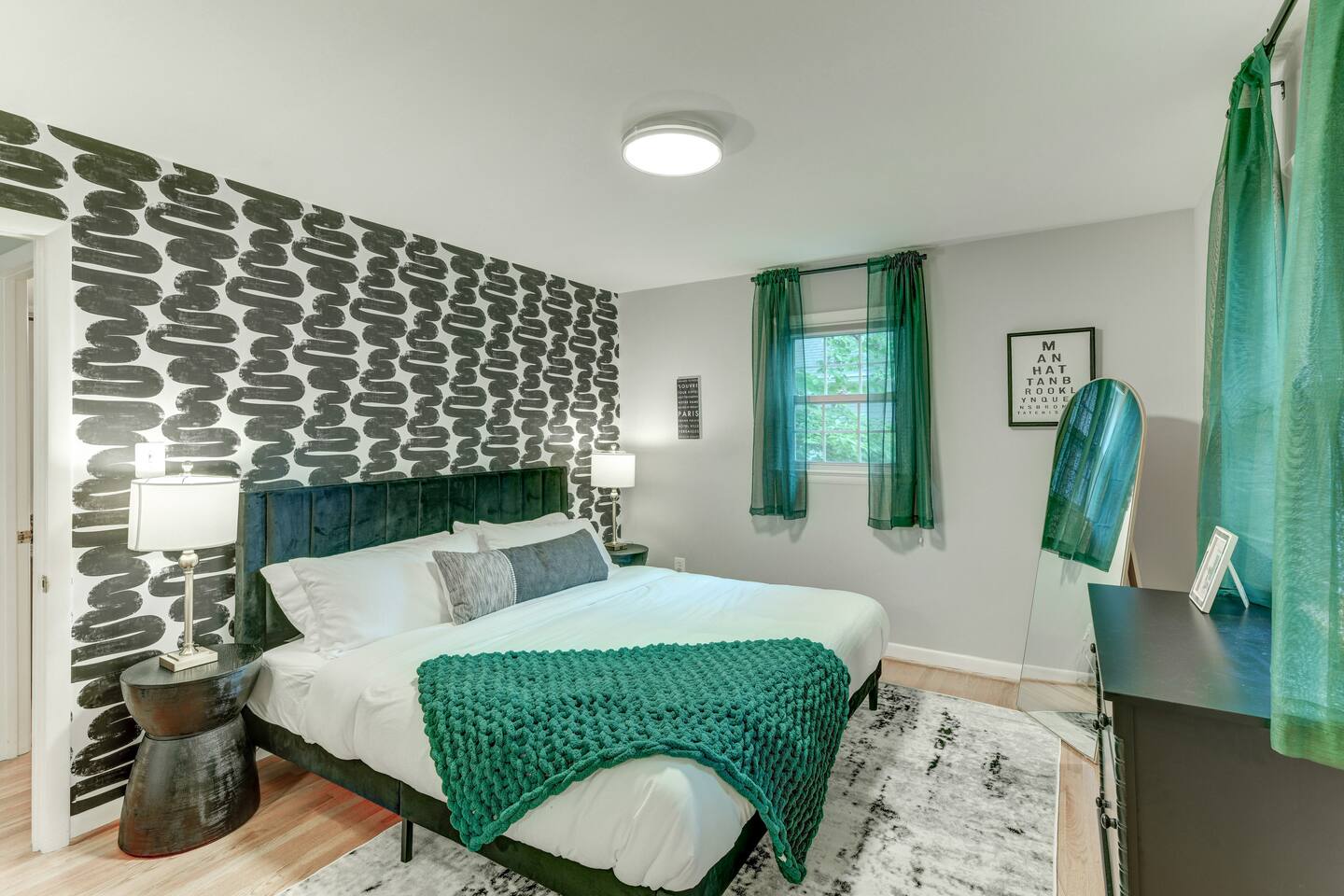 Arlington Beautiful Home | Sleeps 10 with Firepit