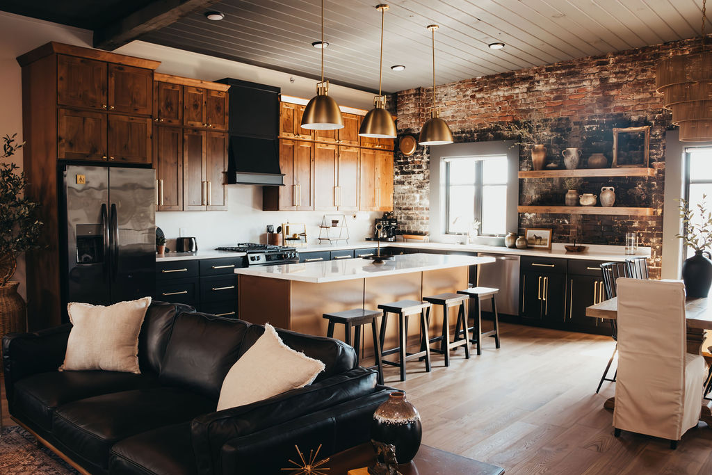 The Alexander Hotel -The McKinzie Suite- 2BR/2Bath — Leitchfield — vacation rental