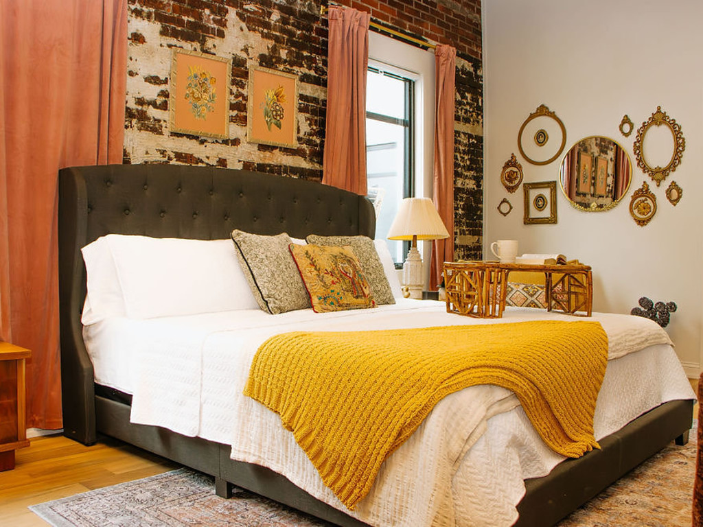 The Chassedi / Historic Downtown Hotel / Studio
