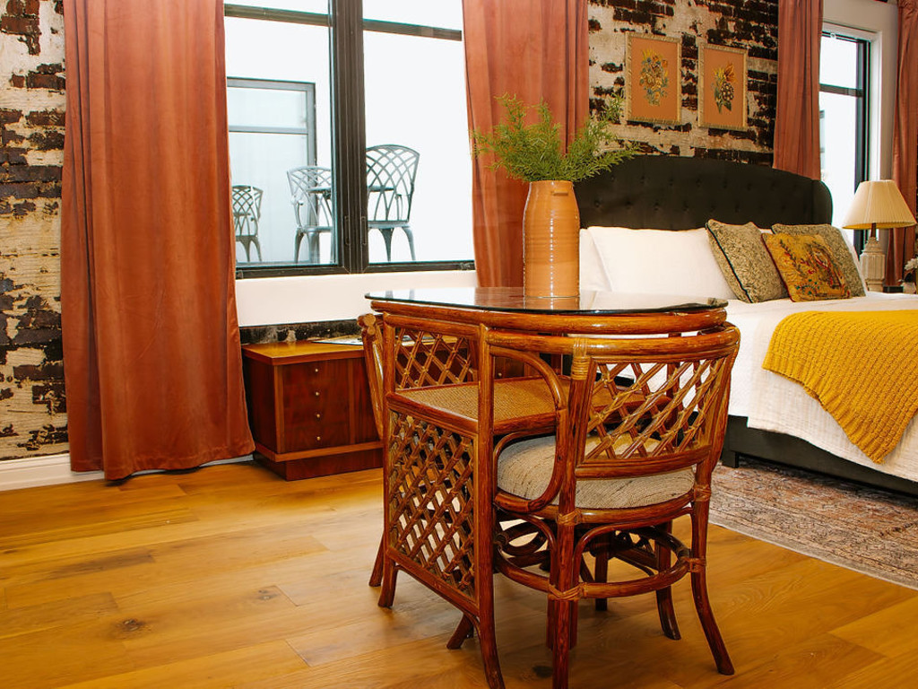 The Chassedi / Historic Downtown Hotel / Studio