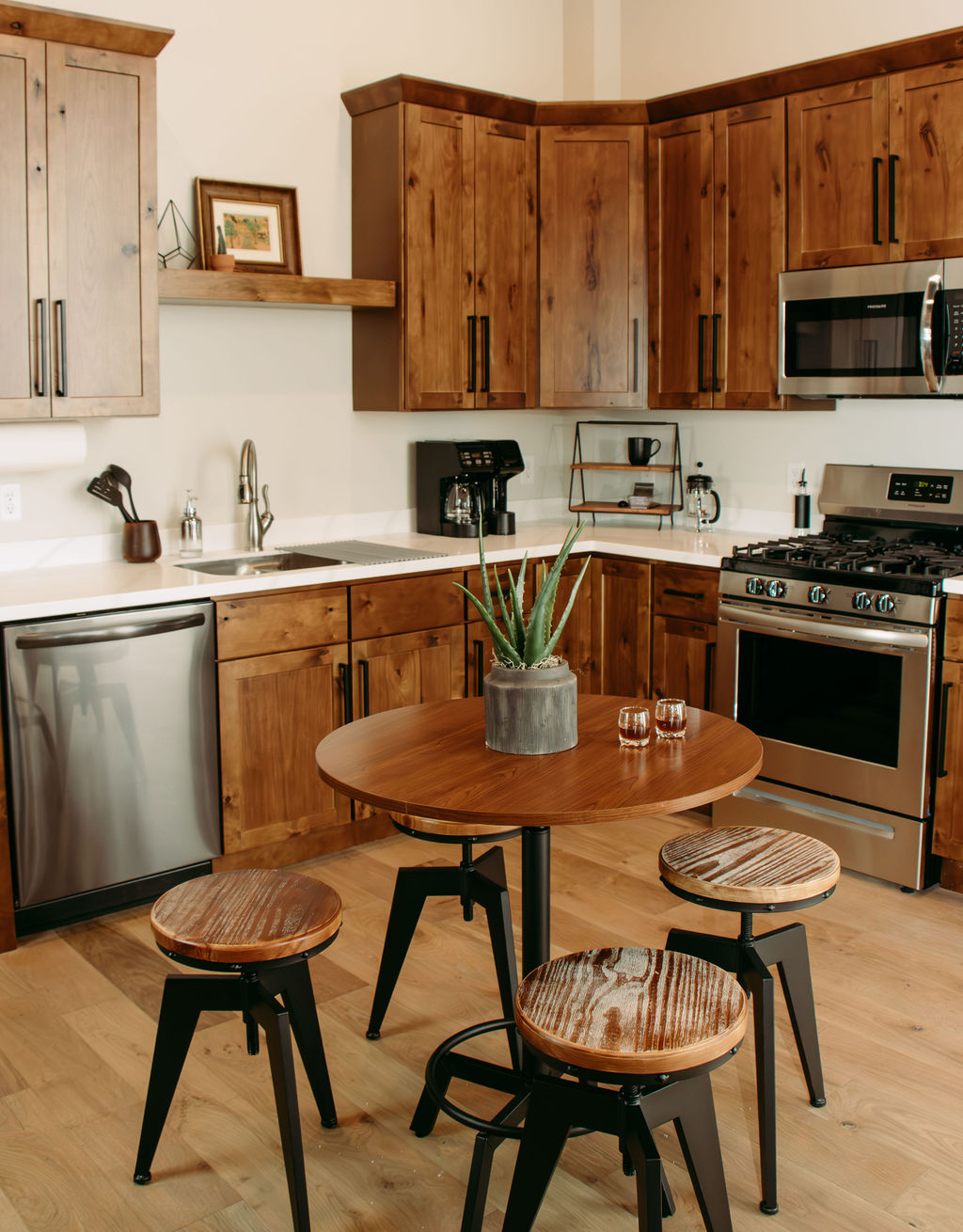 The Alexander Hotel - The Aaron Suite-2BR/2Bath