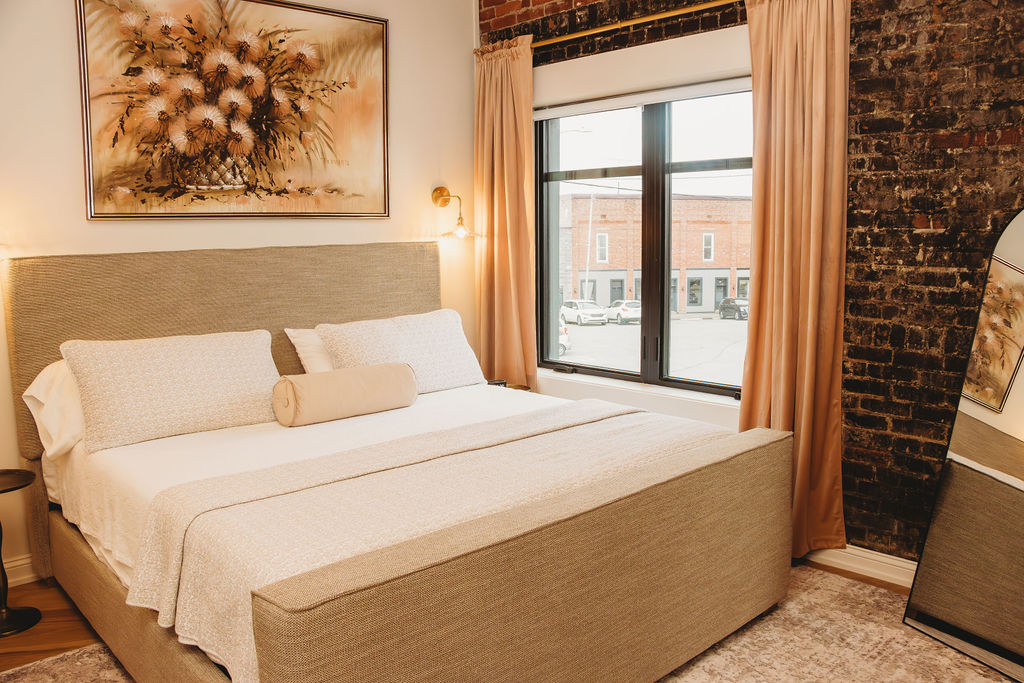 The Alexander Hotel -The Eleanor Suite - 2BR/2Bath
