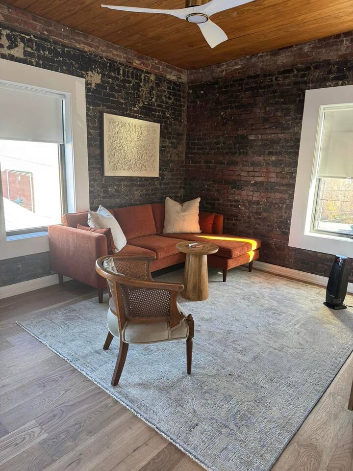 The Alexander Hotel - The Haleigh Suite- 1BR/1Bath
