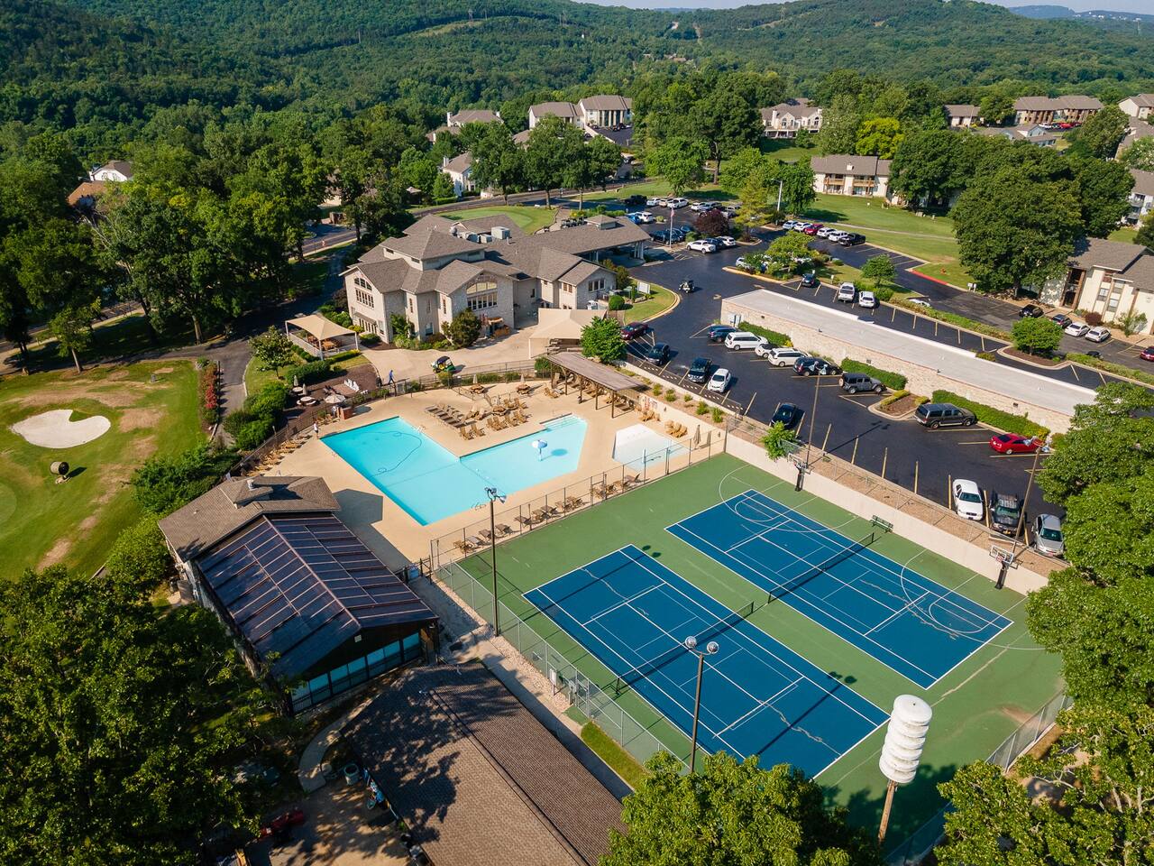 Indoor Pool, Hot tub, Pickleball, Golf, Fishing