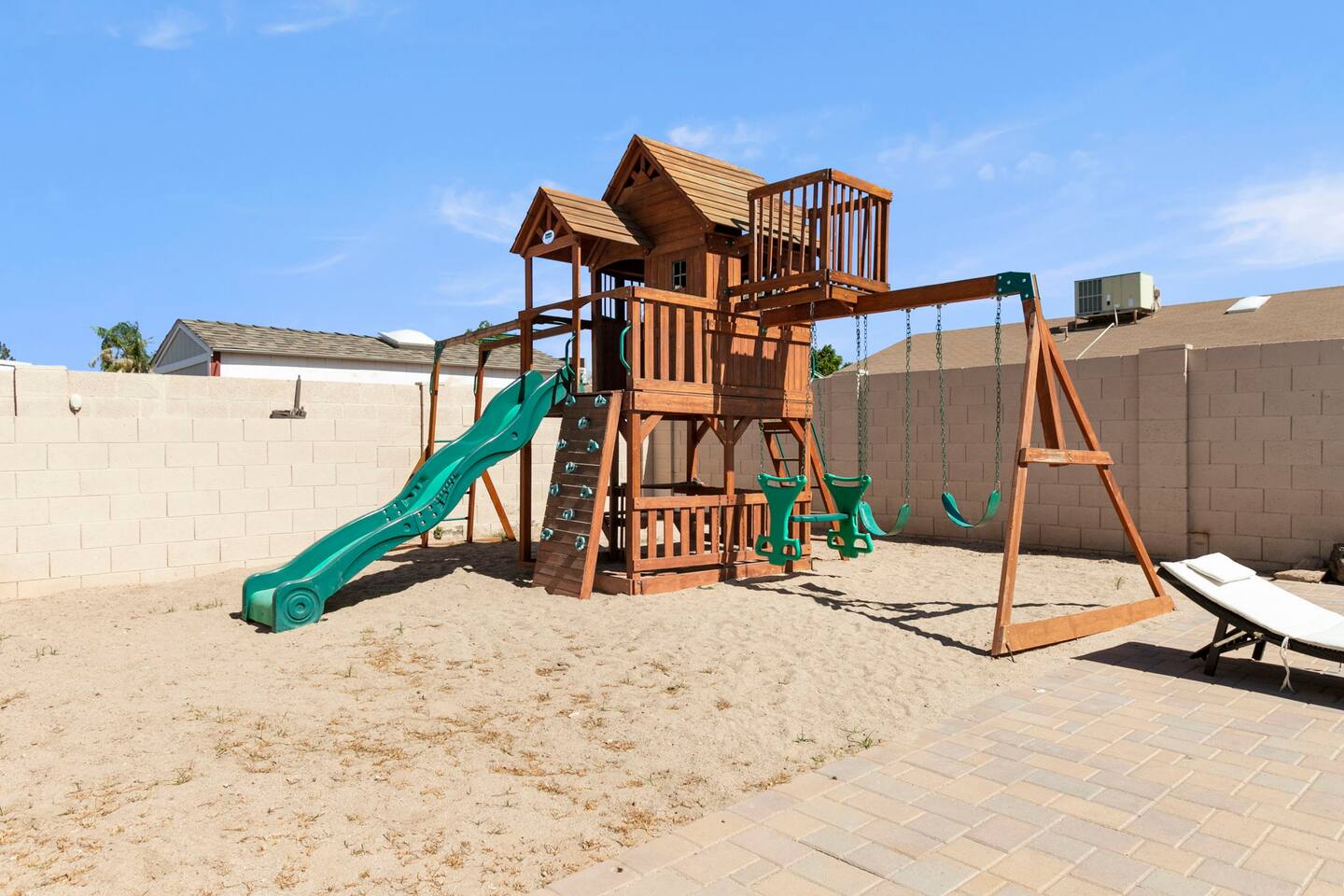 6BR Mesa Pool Spa Slide Sleeps 15