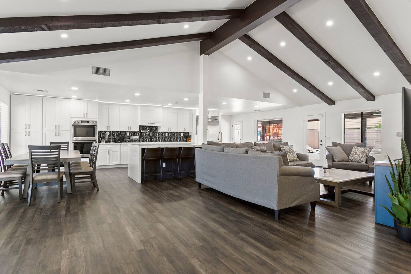 6BR Mesa Pool Spa Slide Sleeps 15