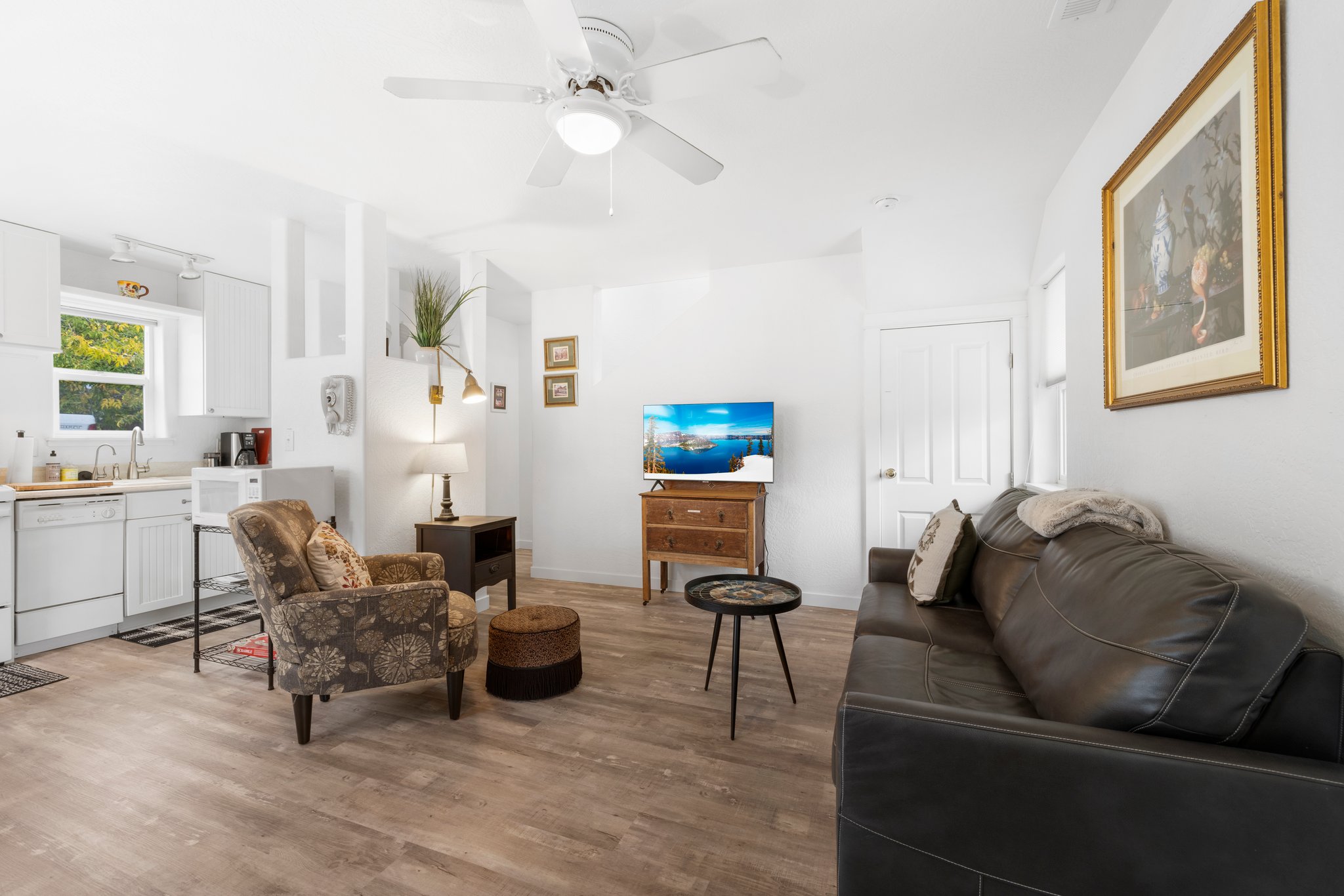 April Special $150/night. Ashland's Casa Amore